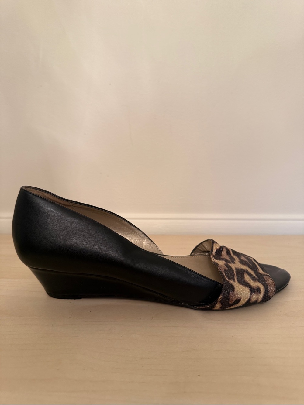Bandolino women’s size 11 Black Wedge Pump with Leopard Print Toe